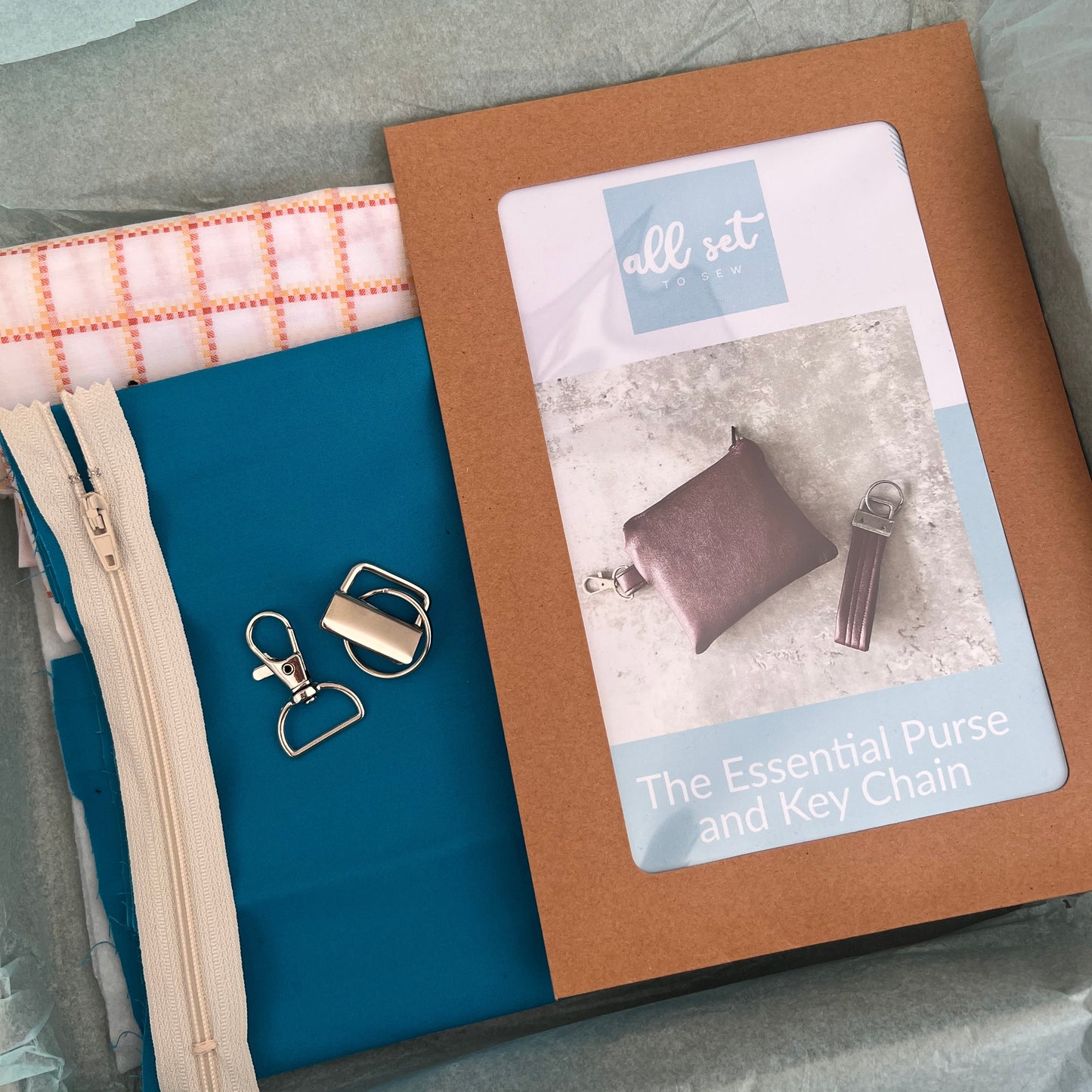 CLEARANCE - All Set to Sew - Essentials Purse and Key Fob Kit